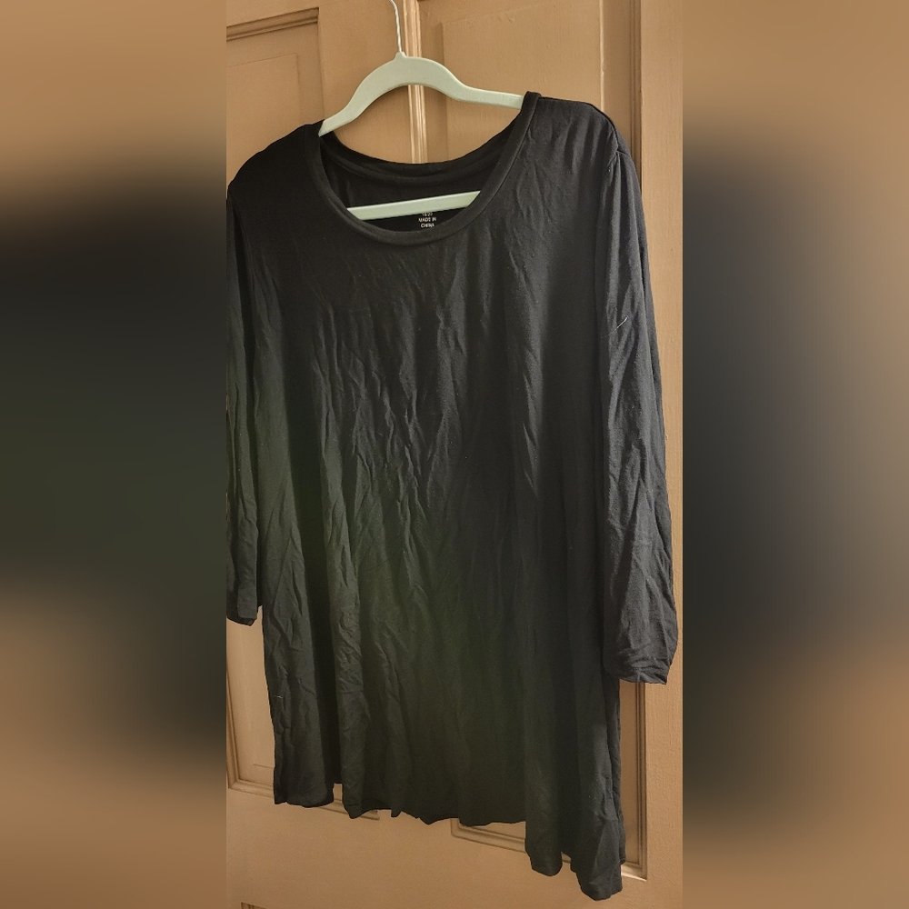 * Jessica London size 18/20 stretchy black tshirt